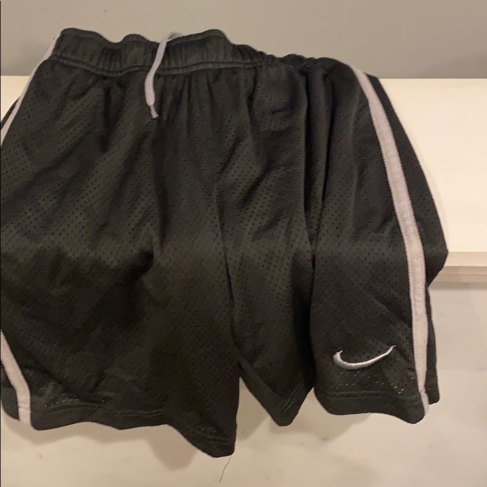 Nike shorts boys size youth small